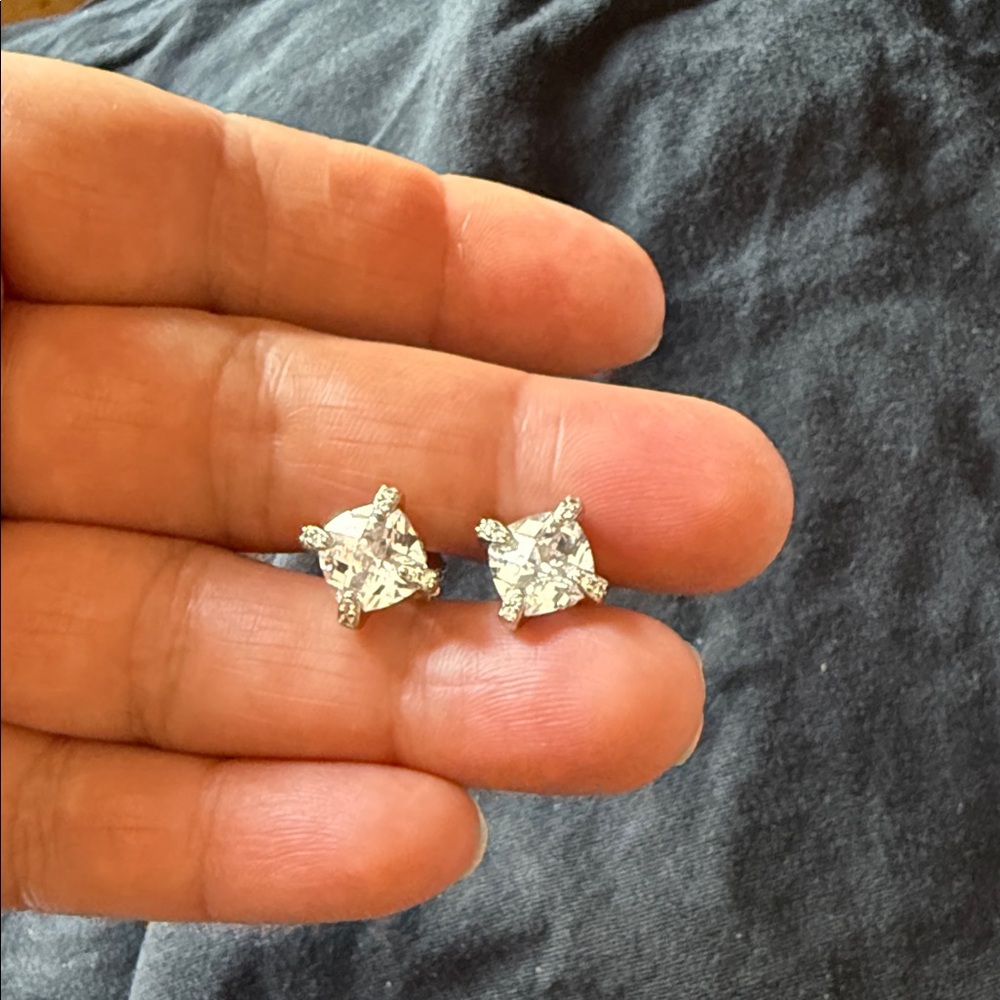 Dy aers used one time is so sparkly stone
